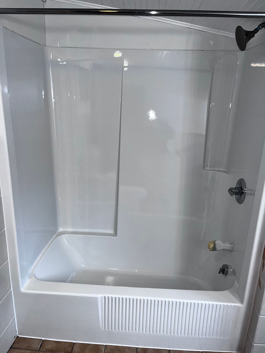 Bathtub after CGS refinishing